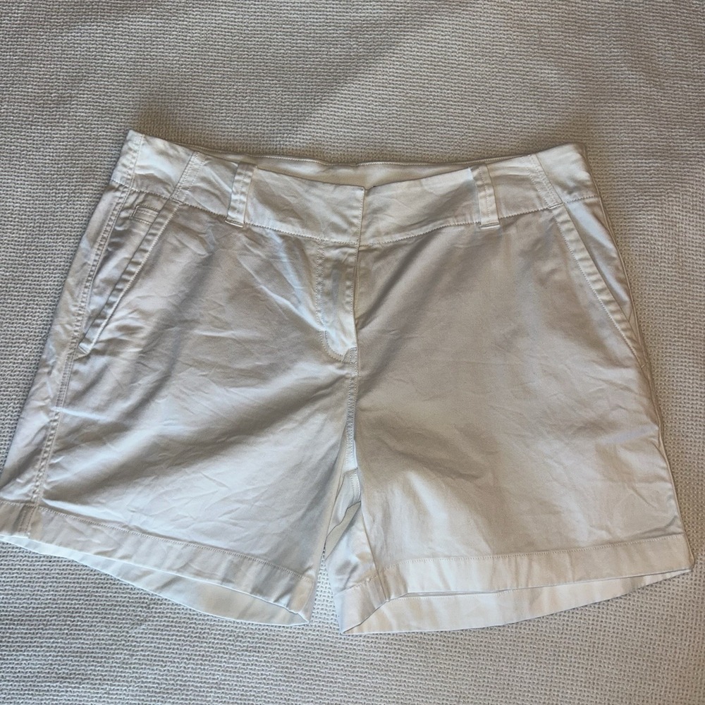 Vineyard Vines Womens White Chino Shorts Size 8 White Classic Whale Preppy - Picture 4 of 7